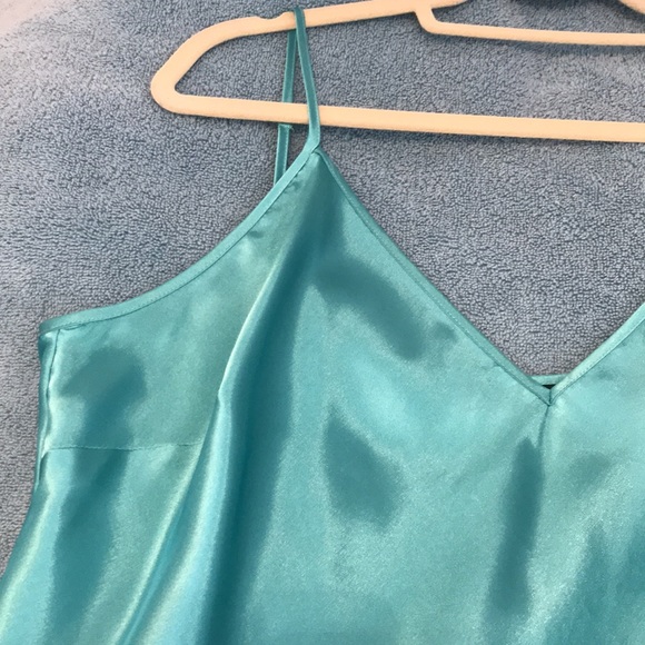 Silk Vneck camisole with adjustable straps NWOT - Picture 2 of 5